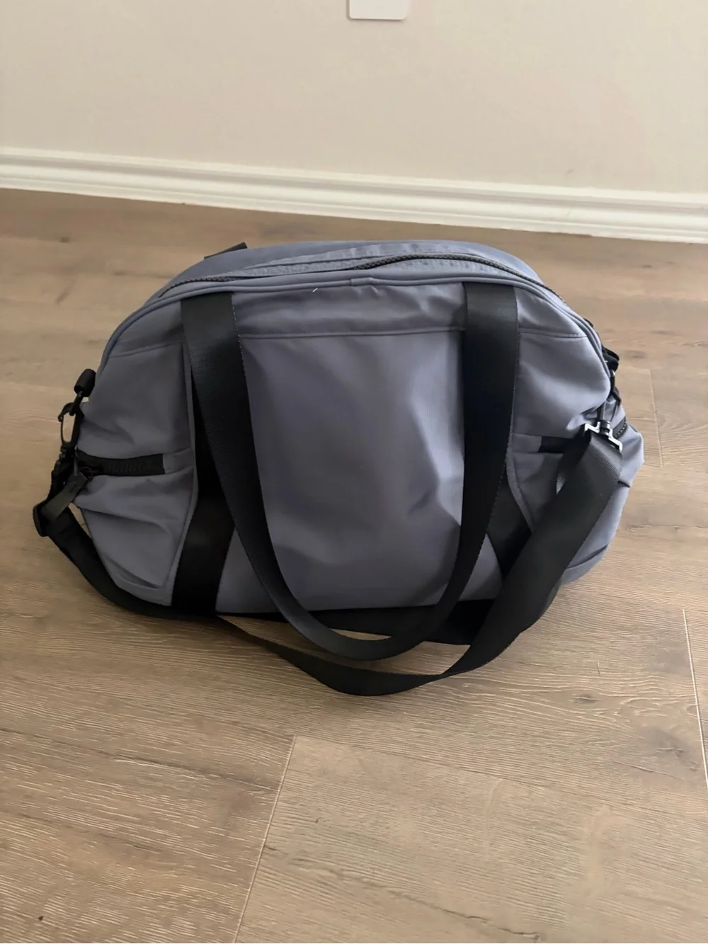 N/ sleek gray